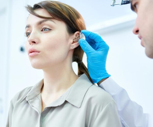 Ac-Med oferim servicii medicale pacientilor la locuita lor, efectuam analize medicale, consultatii medicale, kineoterapie, inestigatii medicale, fizioterapie