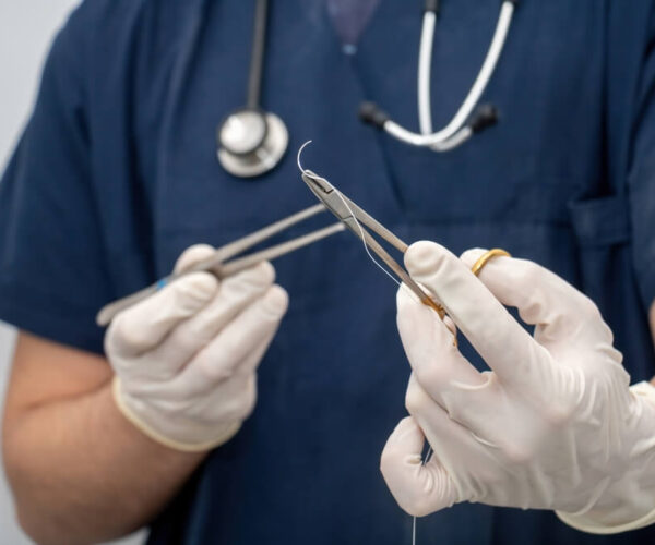 Ac-Med oferim servicii medicale pacientilor la locuita lor, efectuam analize medicale, consultatii medicale, kineoterapie, inestigatii medicale, fizioterapie